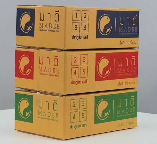 กล่องปลาทูเข้าห้องเย็น
รูปแบบกล่อง : กล่องฝาชน
ขนาดกล่อง : 25.5 x 38 x 13 cm
ความหนากล่อง : 5 ชั้น ลอน Bc
สีผิวกล่อง : Ka 
พิมพ์ : 1 สี 4 ด้าน  : 
รหัส : 2488-26