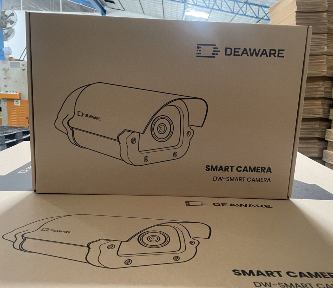กล่องใส่กล้องวงจรปิดCCTV  BRAND DEAWAREรูปแบบกล่องไดคัทหูช้าง+ซัพพอร์ตบล็อคขนาดกล่อง 35.5x54.8x12.3 cm